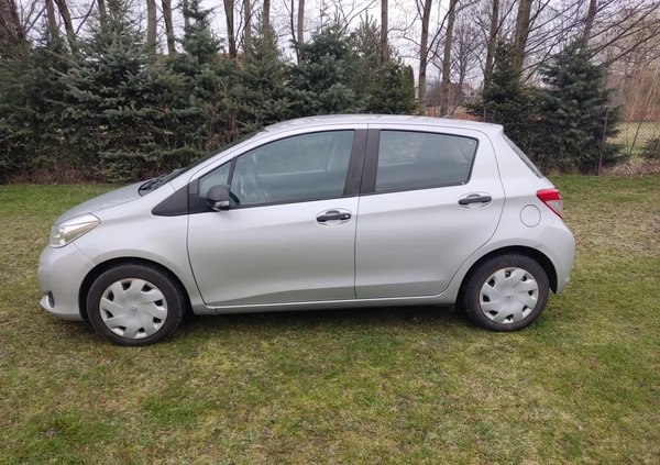 Toyota Yaris cena 24500 przebieg: 168300, rok produkcji 2013 z Świdnik małe 154